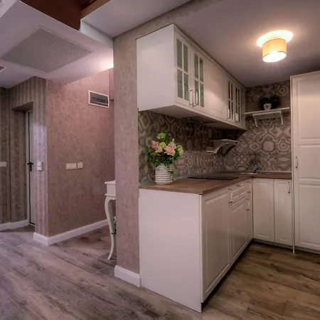 מלון Family Agoncev 3*