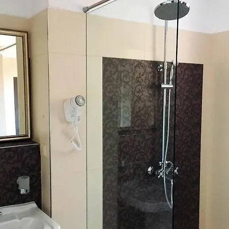 מלון Family Agoncev 3*