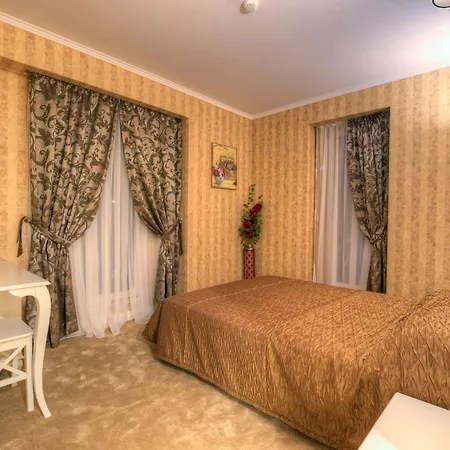 מלון Family Agoncev 3*