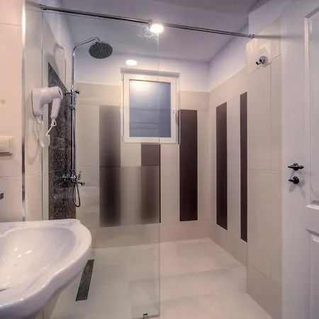 Family Agoncev 3* Sofia